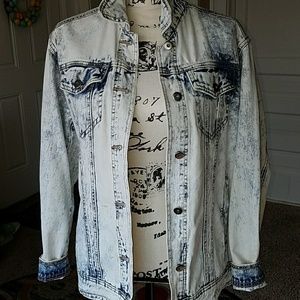 Forever 21Jean Jacket Bleach Washed Size M